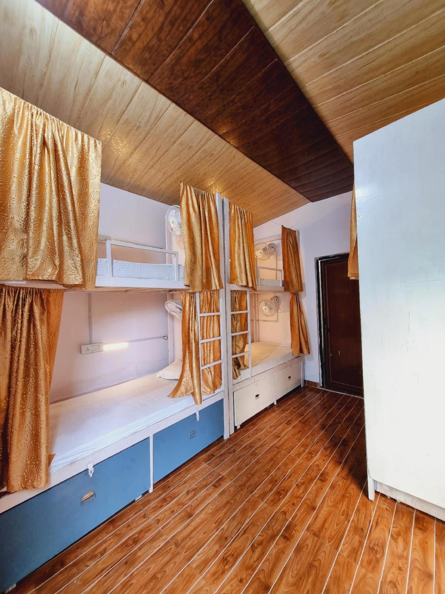 Landlopers Hostel Rishīkesh Екстериор снимка