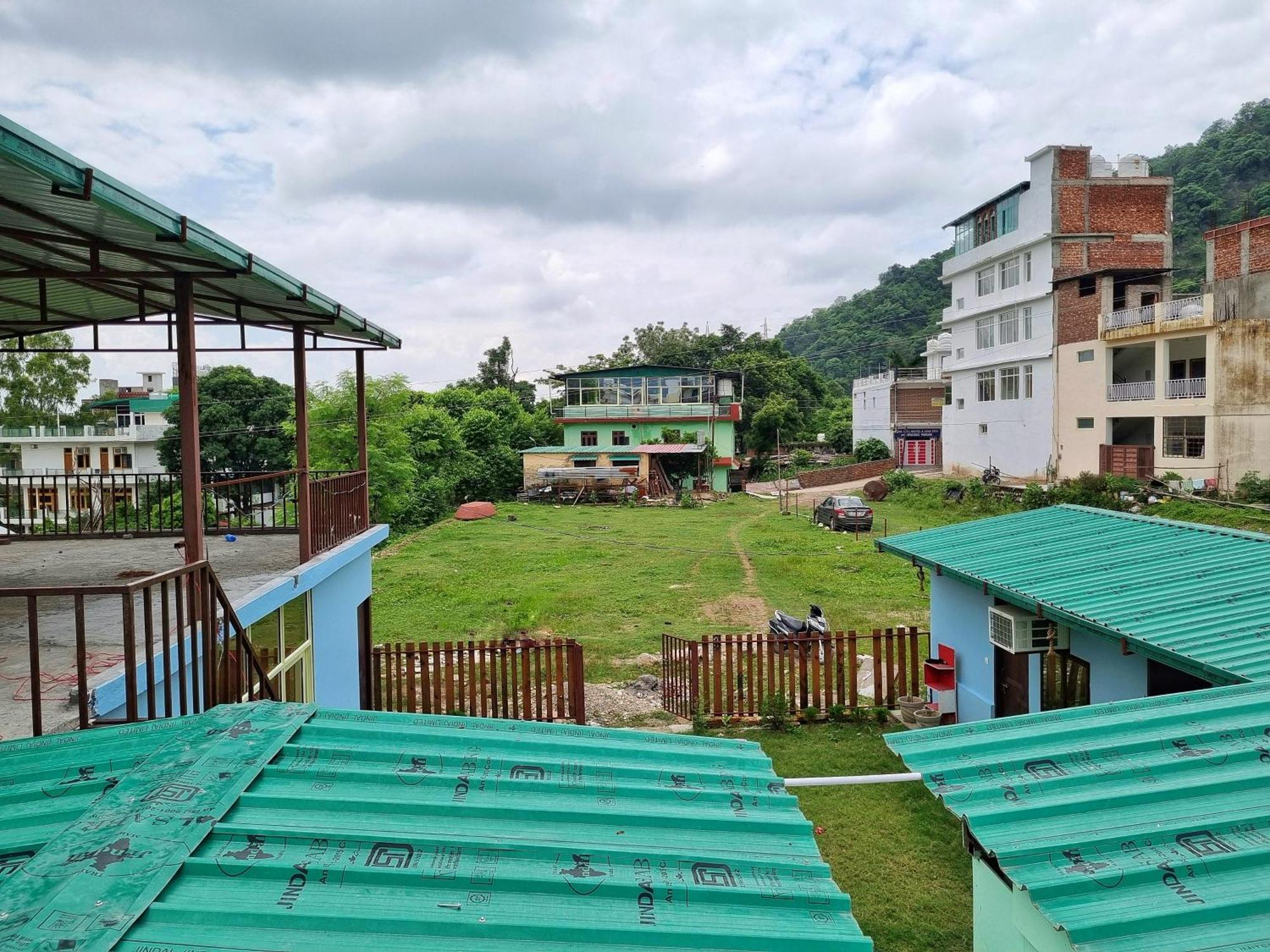 Landlopers Hostel Rishīkesh Екстериор снимка