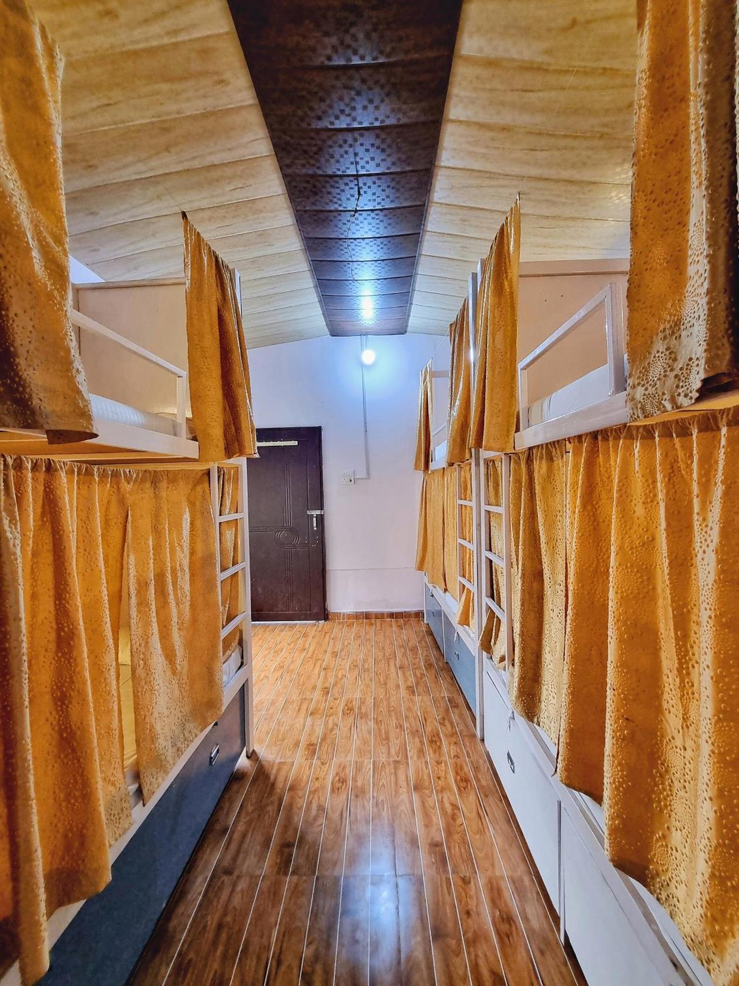 Landlopers Hostel Rishīkesh Екстериор снимка
