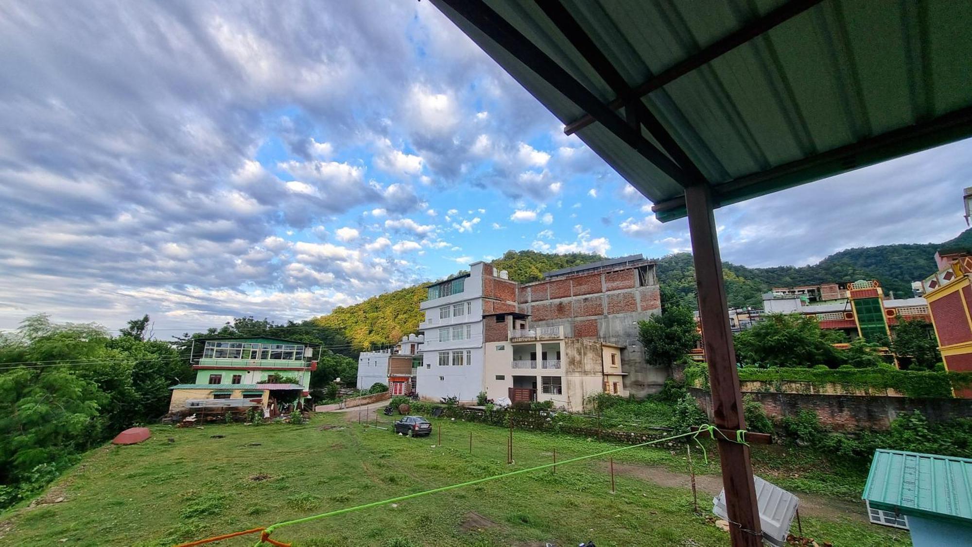 Landlopers Hostel Rishīkesh Екстериор снимка