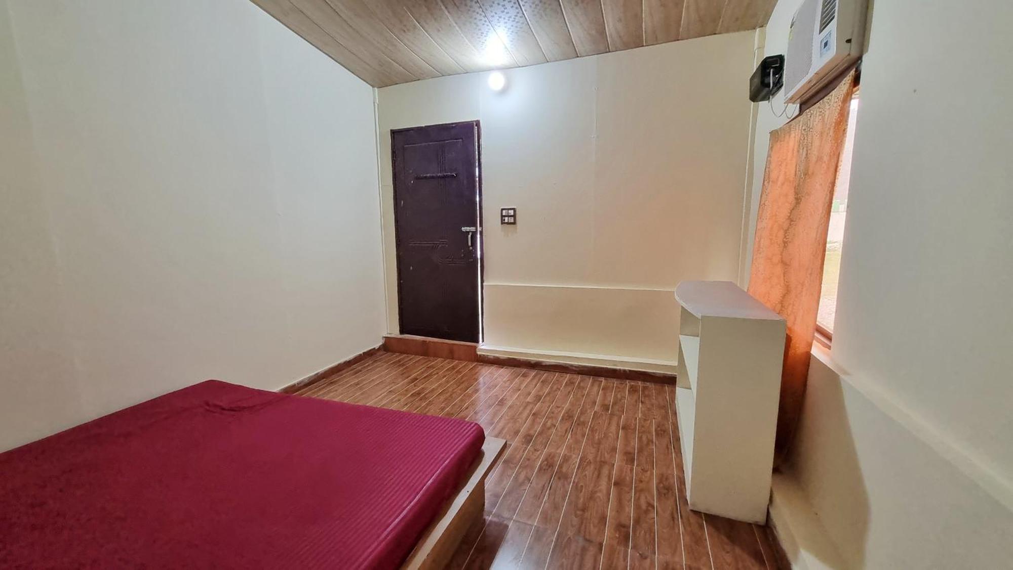 Landlopers Hostel Rishīkesh Екстериор снимка