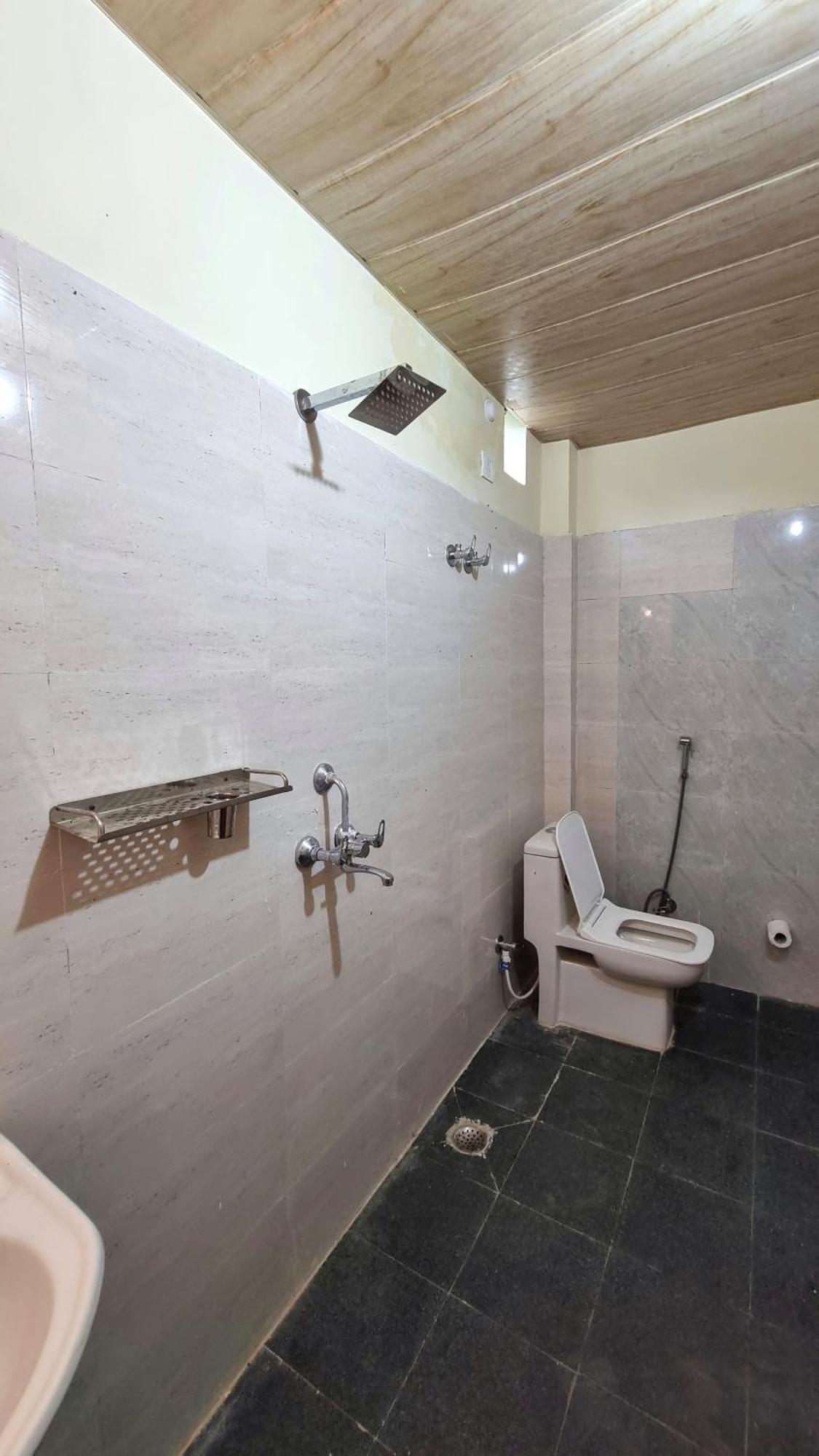 Landlopers Hostel Rishīkesh Екстериор снимка