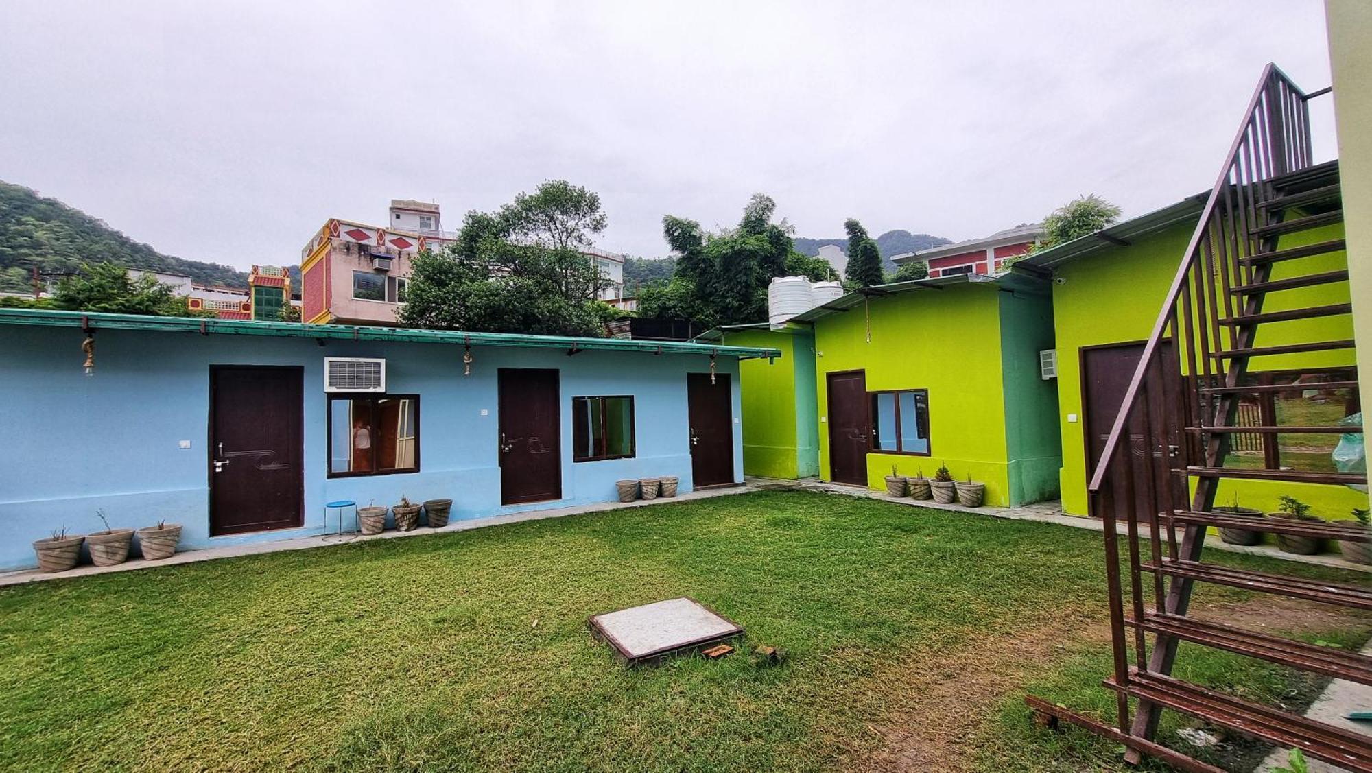 Landlopers Hostel Rishīkesh Екстериор снимка