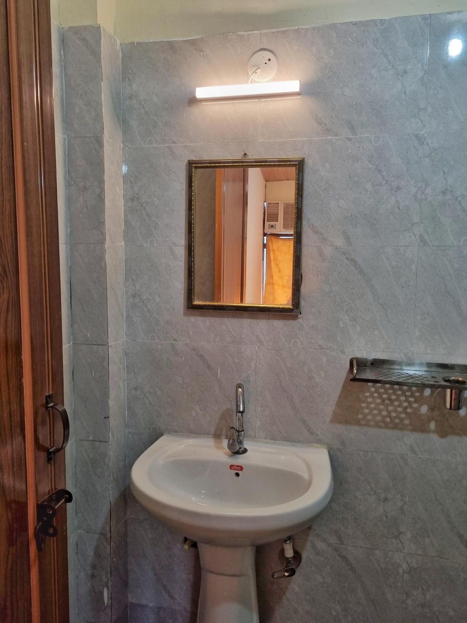 Landlopers Hostel Rishīkesh Екстериор снимка