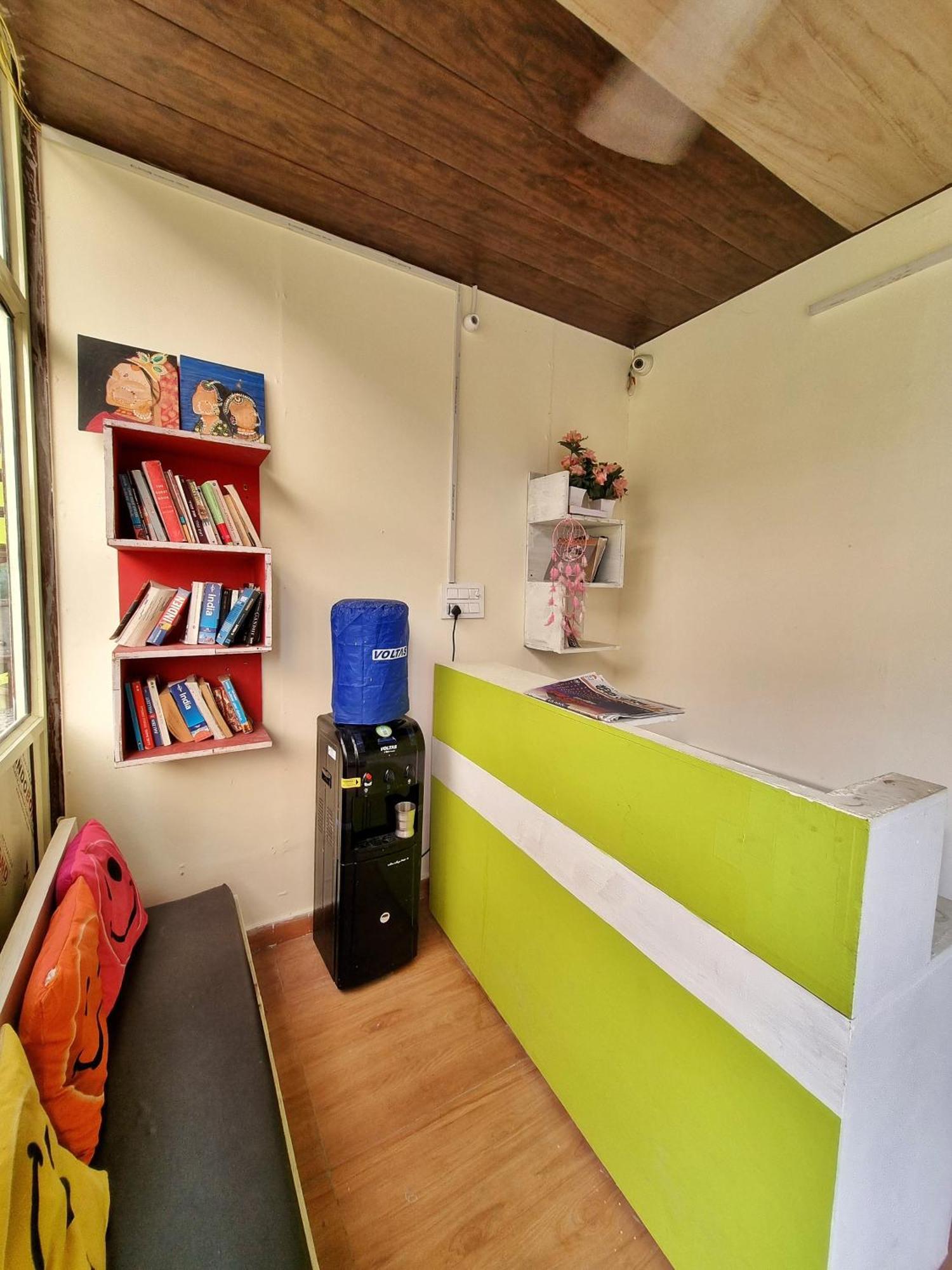 Landlopers Hostel Rishīkesh Екстериор снимка