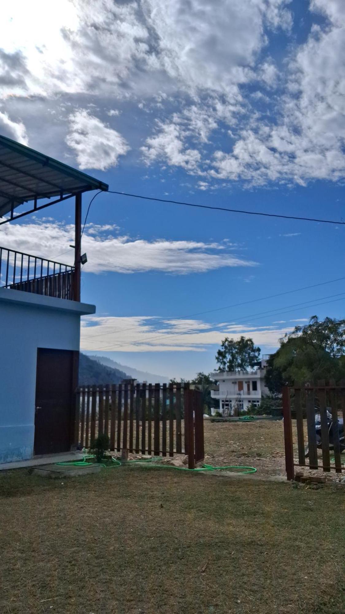 Landlopers Hostel Rishīkesh Екстериор снимка